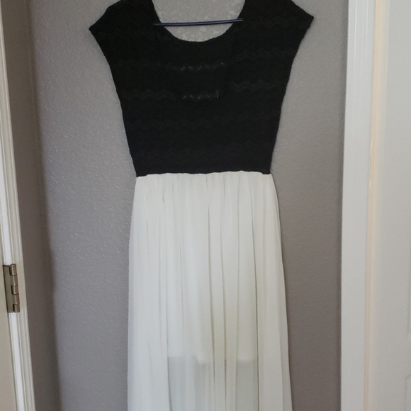 Dress - Picture 5 of 5